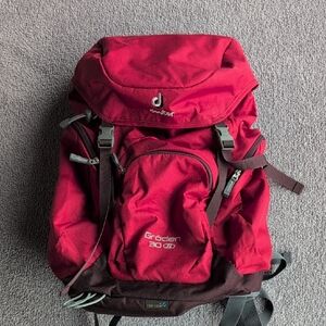 Deuter Groden 30 Pack In Red/Purple